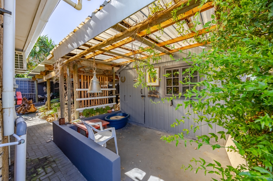 5 Bedroom Property for Sale in Flamingo Vlei Western Cape